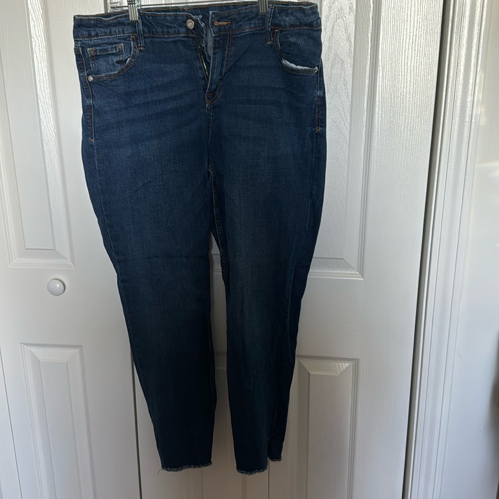 Old navy rockstar super skinny jeans with raw hem size 14